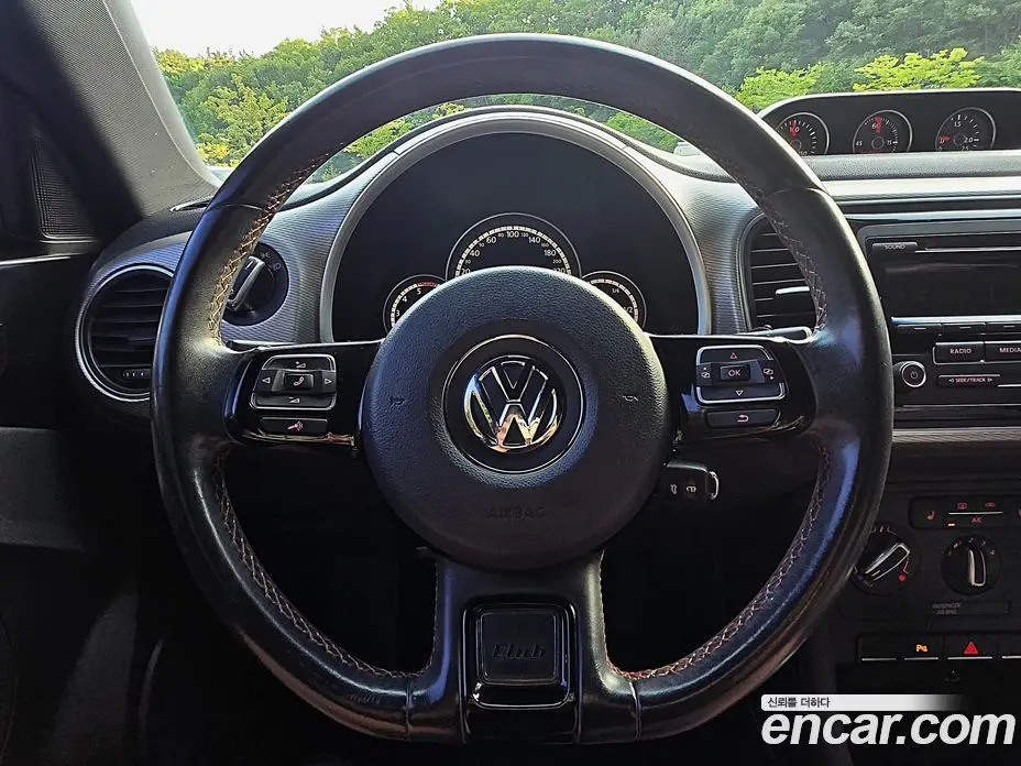Volkswagen Beatle 2015 2.0 автомат (гидро), фото 10 Volkswagen Beatle 2015 2.0 автомат (гидро), фото 10