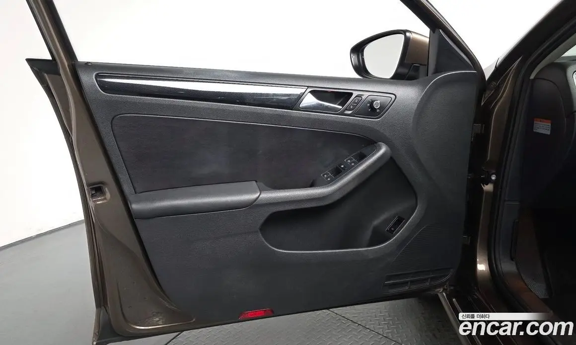 Volkswagen Jetta 2015 2.0 автомат (гидро), фото 13