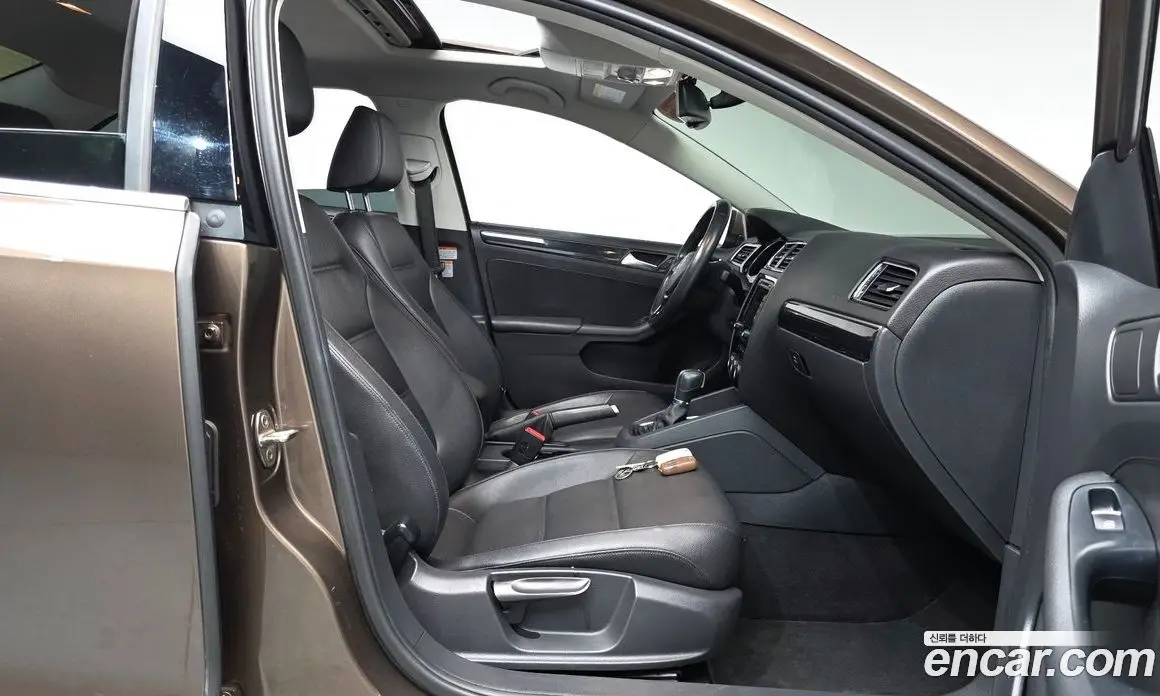 Volkswagen Jetta 2015 2.0 автомат (гидро), фото 15