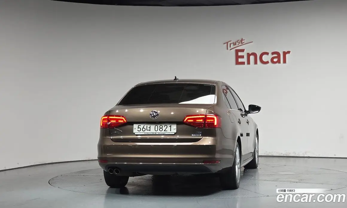 Volkswagen Jetta 2015 2.0 автомат (гидро), фото 3