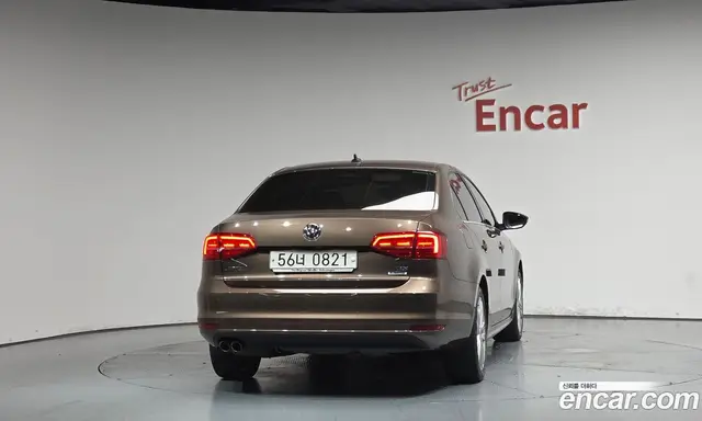 Volkswagen Jetta 2015 2.0 автомат (гидро), миниатюра 3