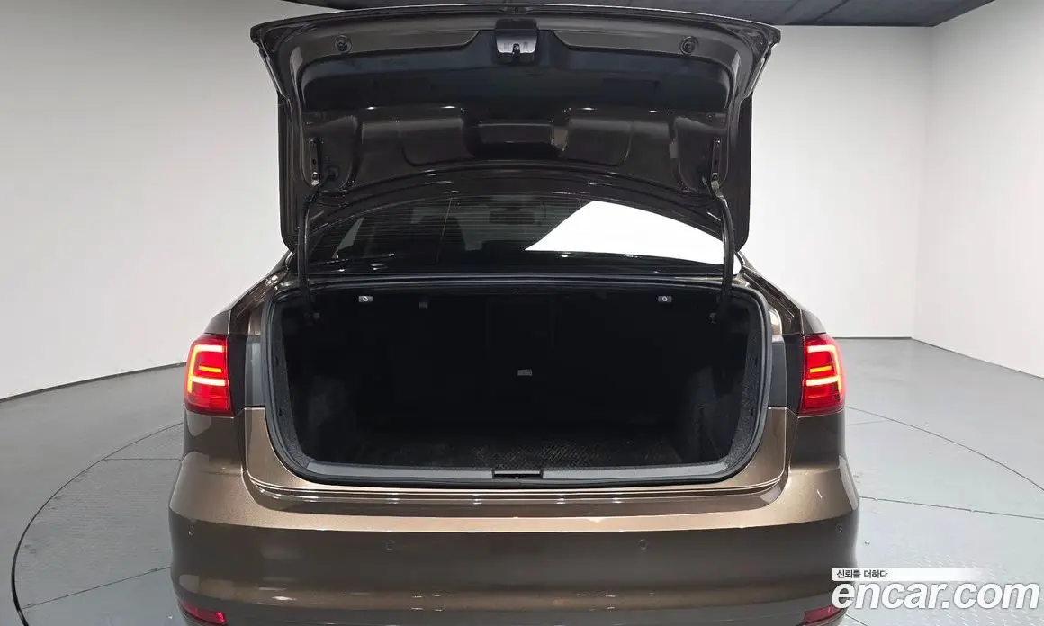 Volkswagen Jetta 2015 2.0 автомат (гидро), фото 25