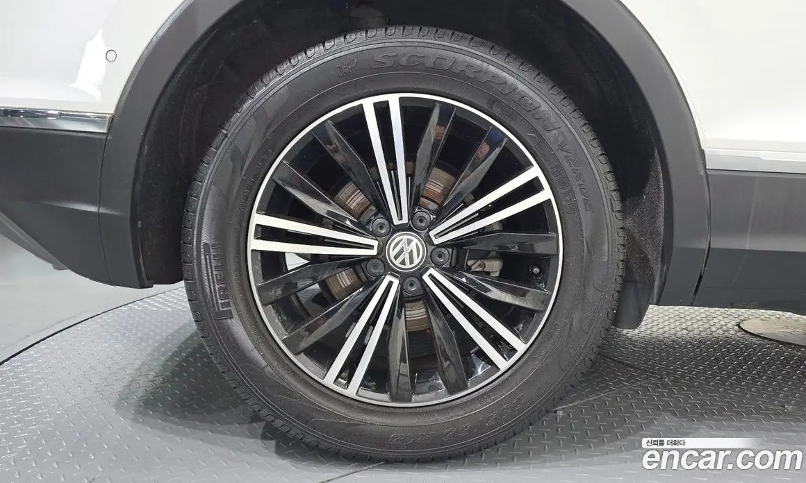 Volkswagen Tiguan 2020 2.0 автомат (гидро), фото 5