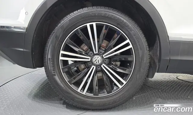 Volkswagen Tiguan 2020 2.0 автомат (гидро), миниатюра 5