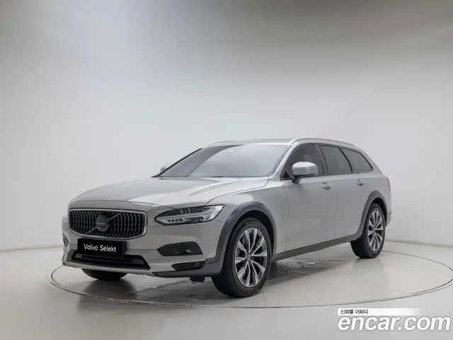 Volvo V90, 2023, 68 825 км