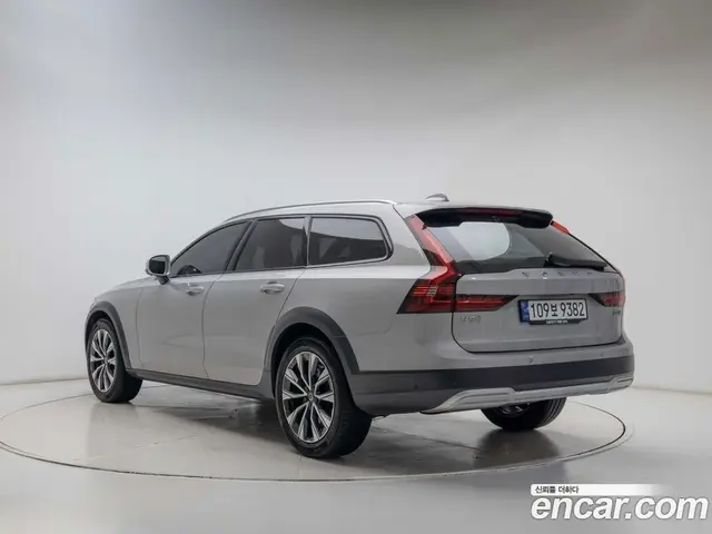 Volvo V90 2023 2.0 автомат (гидро), миниатюра 4