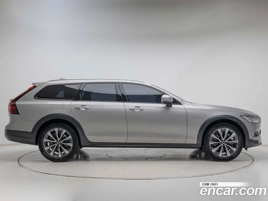 Volvo V90 2023 2.0 автомат (гидро), фото 5