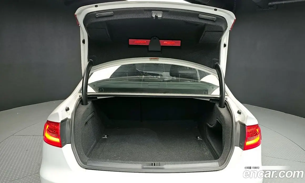 Audi A4 2015 2.0 автомат (гидро), фото 20