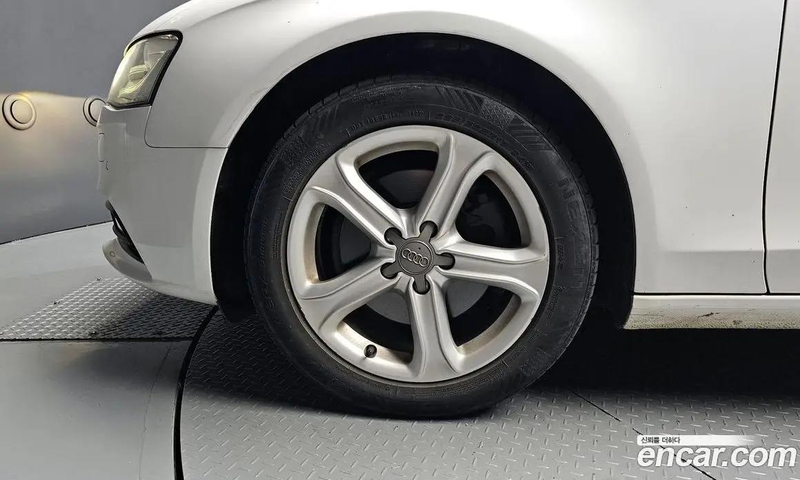 Audi A4 2015 2.0 автомат (гидро), фото 5