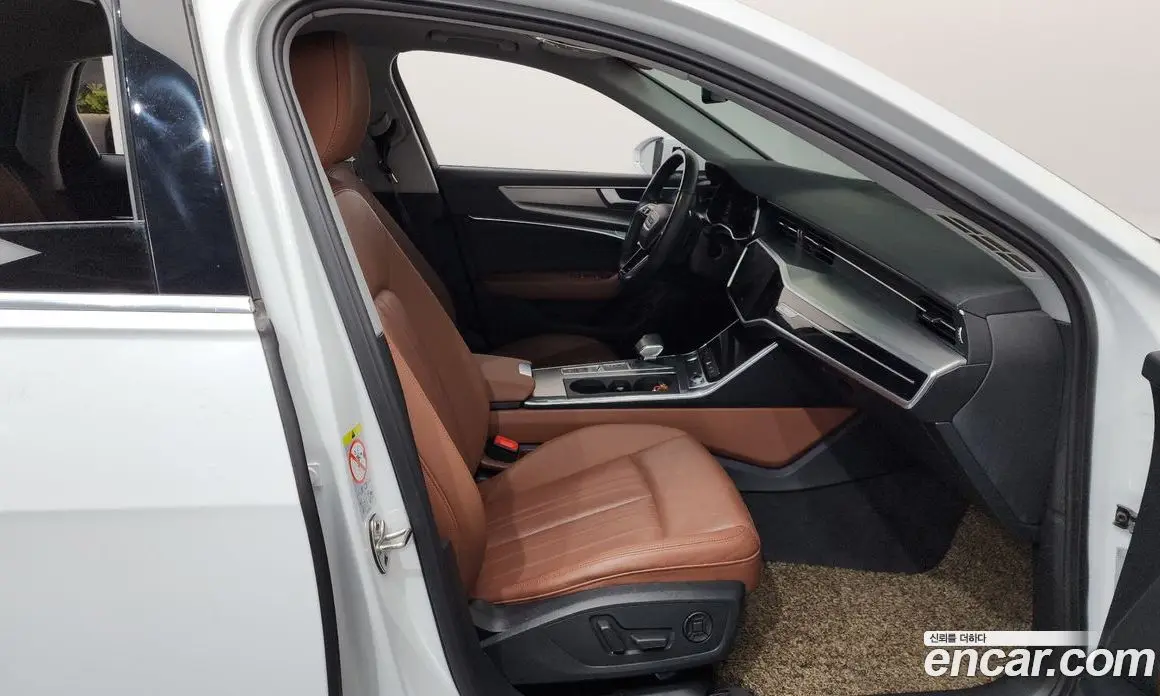 Audi A6 2021 2.0 автомат (гидро), фото 11