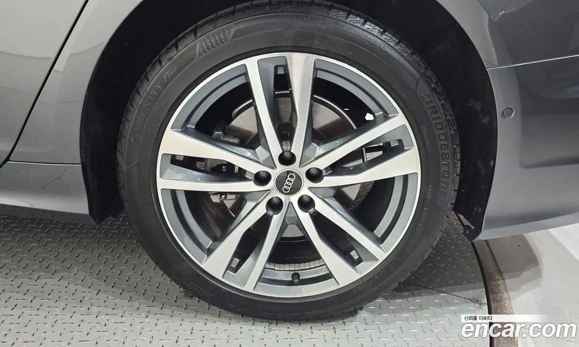 Audi A6 2021 2.0 автомат (гидро), фото 7