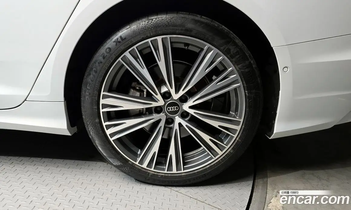 Audi A6 2023 2.0 автомат (гидро), фото 5