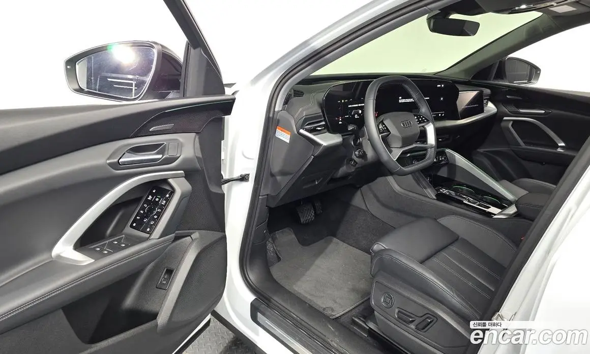 Audi Q5 2025 2.0 автомат (гидро), фото 13