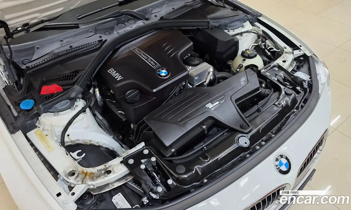 BMW 3 серия 2017 2.0 автомат (гидро), фото 6