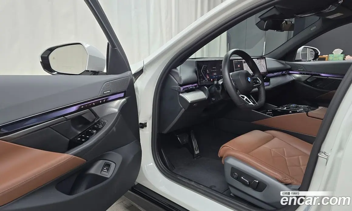 BMW 5 серия 2025 2.0 автомат (гидро), фото 12