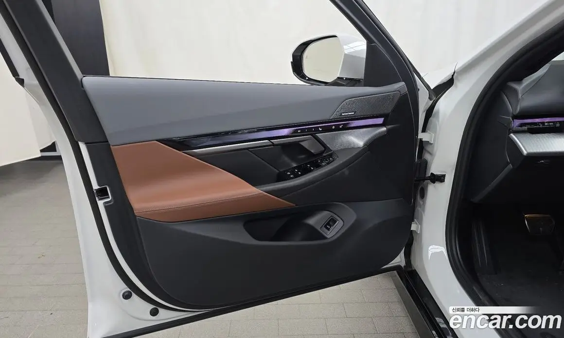 BMW 5 серия 2025 2.0 автомат (гидро), фото 13