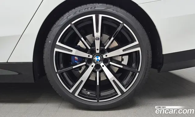 BMW 5 серия 2025 2.0 автомат (гидро), миниатюра 6