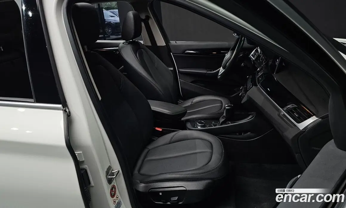 BMW X1 2017 2.0 автомат (гидро), фото 16