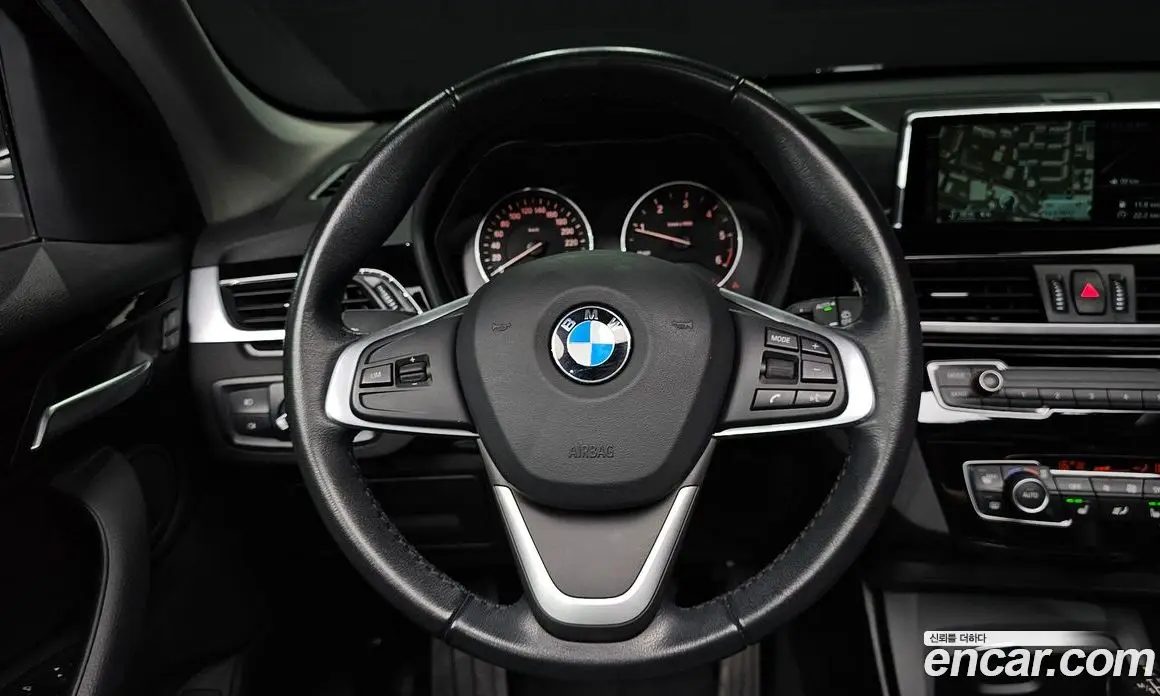 BMW X1 2017 2.0 автомат (гидро), фото 18