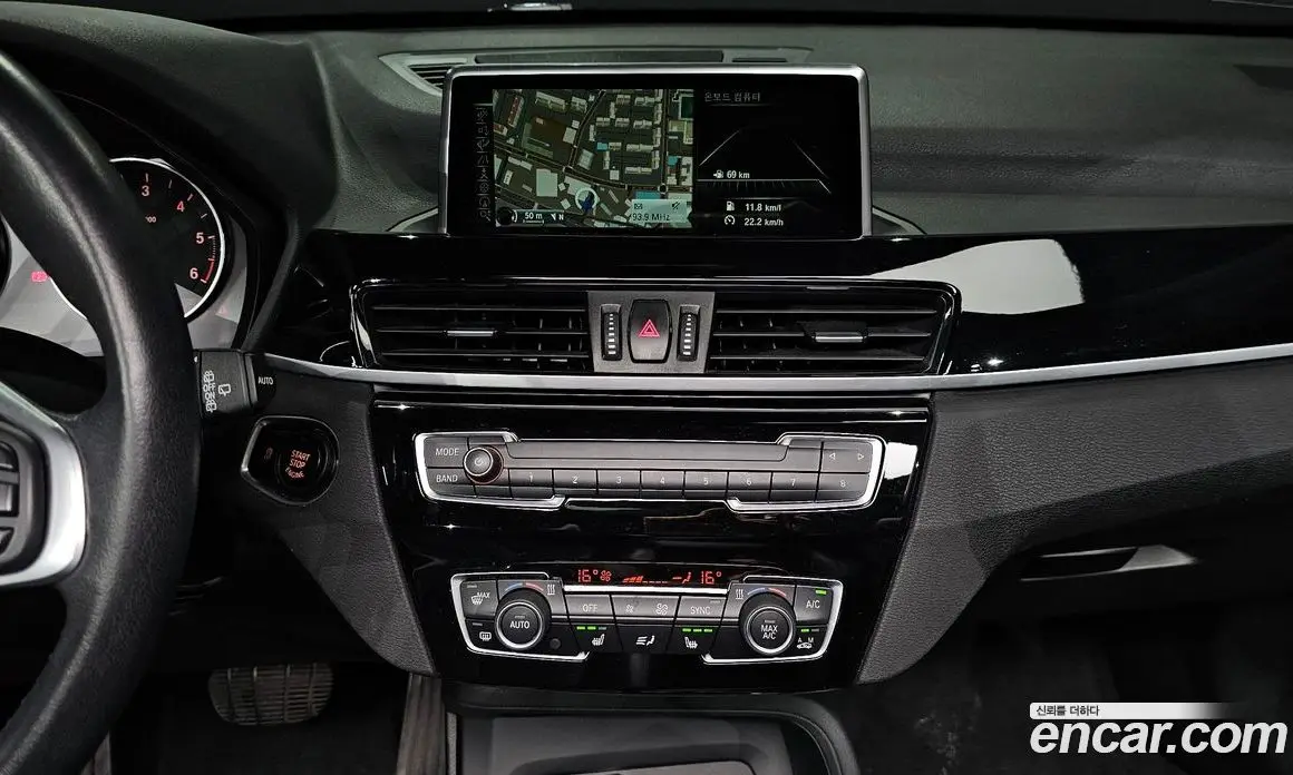 BMW X1 2017 2.0 автомат (гидро), фото 19