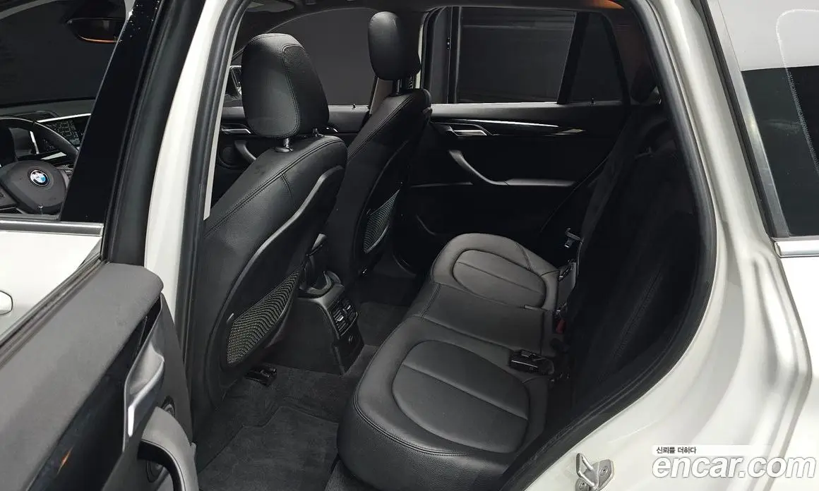 BMW X1 2017 2.0 автомат (гидро), фото 30