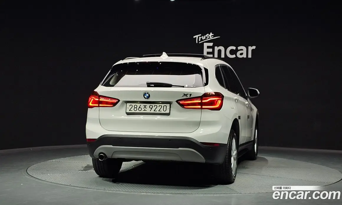 BMW X1 2017 2.0 автомат (гидро), фото 4