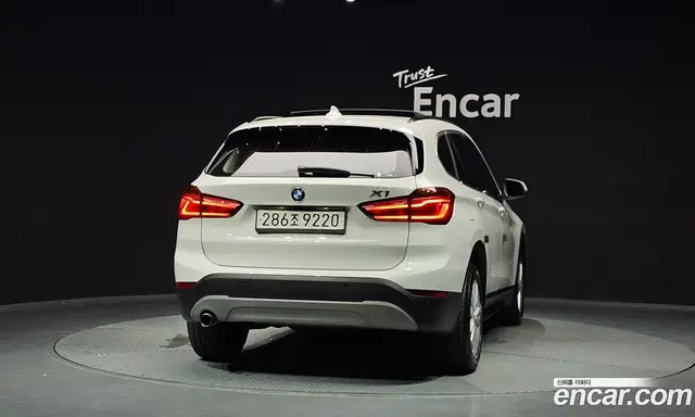 BMW X1 2017 2.0 автомат (гидро), миниатюра 4