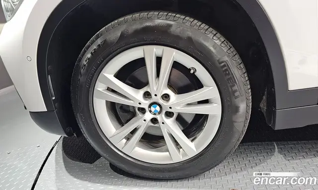 BMW X1 2017 2.0 автомат (гидро), миниатюра 5
