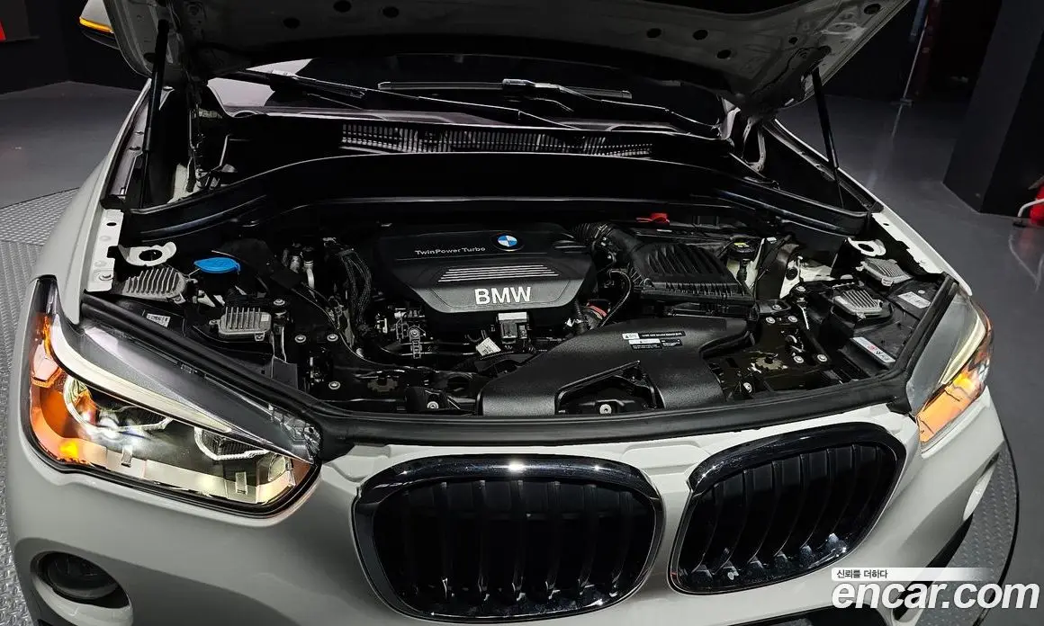 BMW X1 2017 2.0 автомат (гидро), фото 6