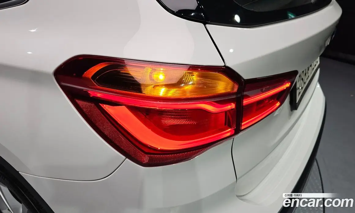 BMW X1 2017 2.0 автомат (гидро), фото 9