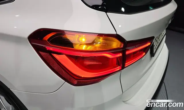 BMW X1 2017 2.0 автомат (гидро), миниатюра 9