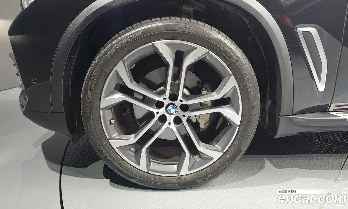 BMW X5 2023 3.0 автомат (гидро), фото 5
