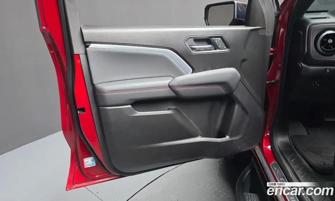 Chevrolet Colorado 2023 2.7 автомат (гидро), фото 14