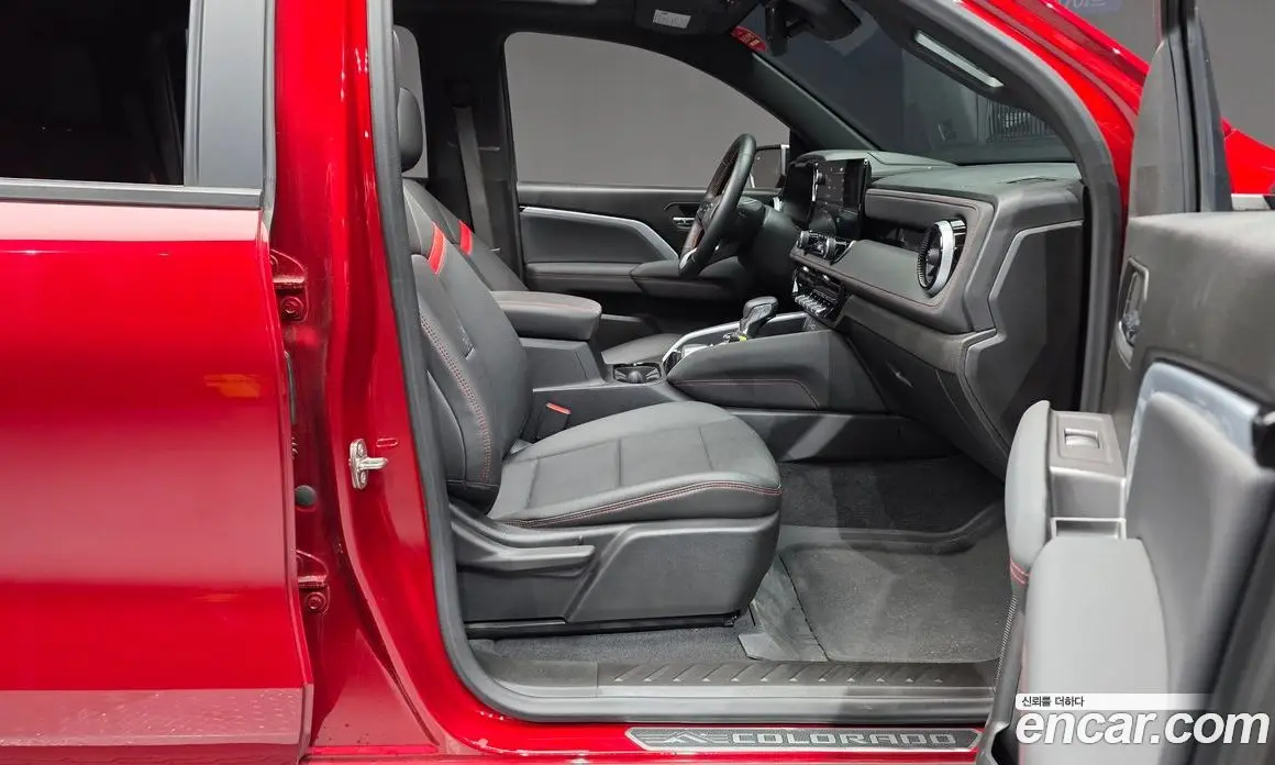 Chevrolet Colorado 2023 2.7 автомат (гидро), фото 16