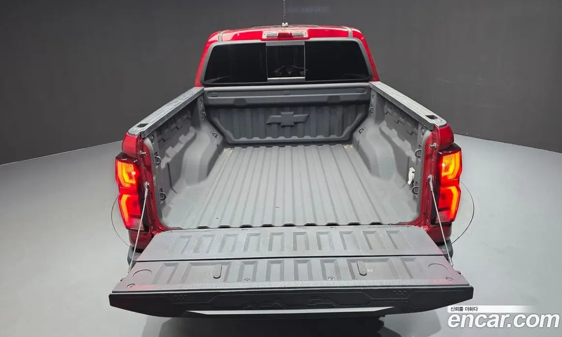 Chevrolet Colorado 2023 2.7 автомат (гидро), фото 22