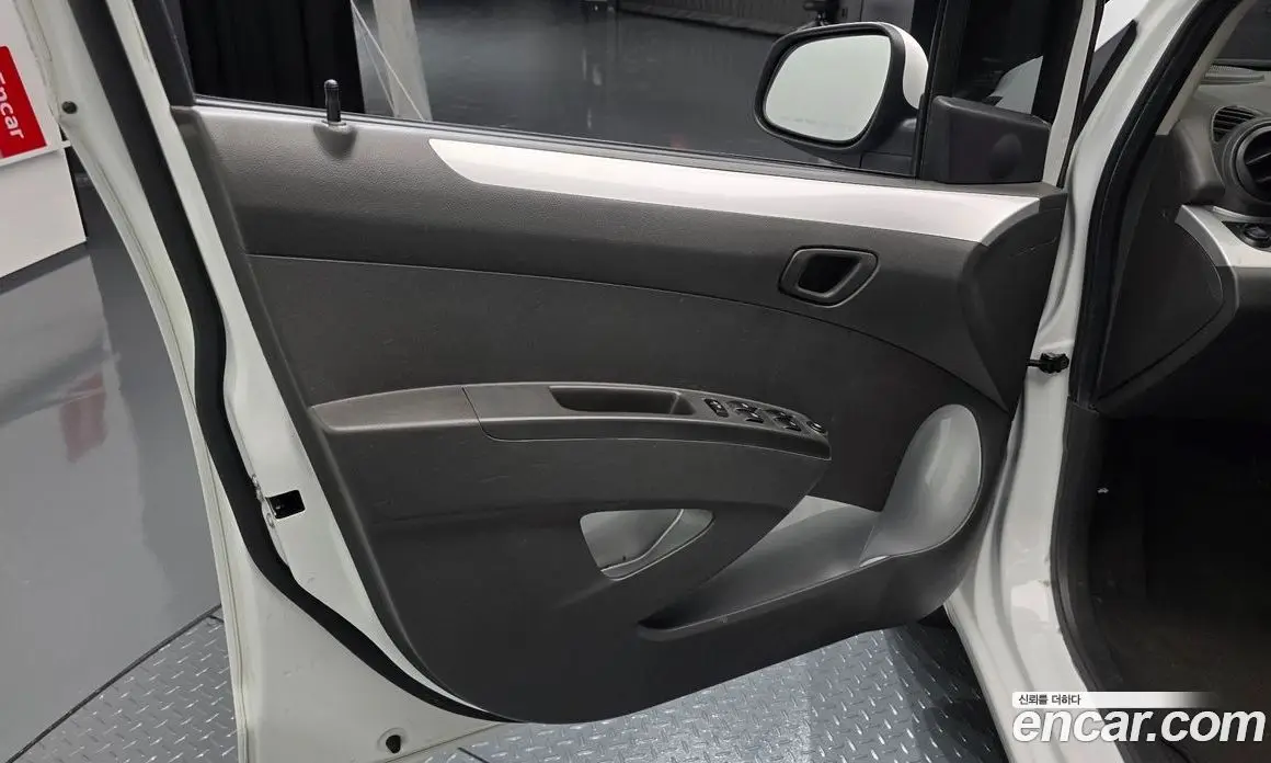 Chevrolet Spark 2015 1.0 автомат (гидро), фото 13