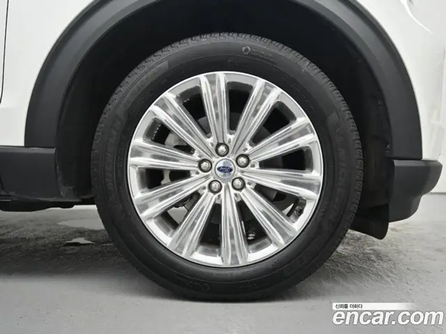 Ford Explorer 2023 2.3 автомат (гидро), миниатюра 5