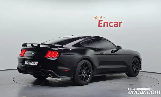 Ford Mustang 2019 2.3 автомат (гидро), миниатюра 2