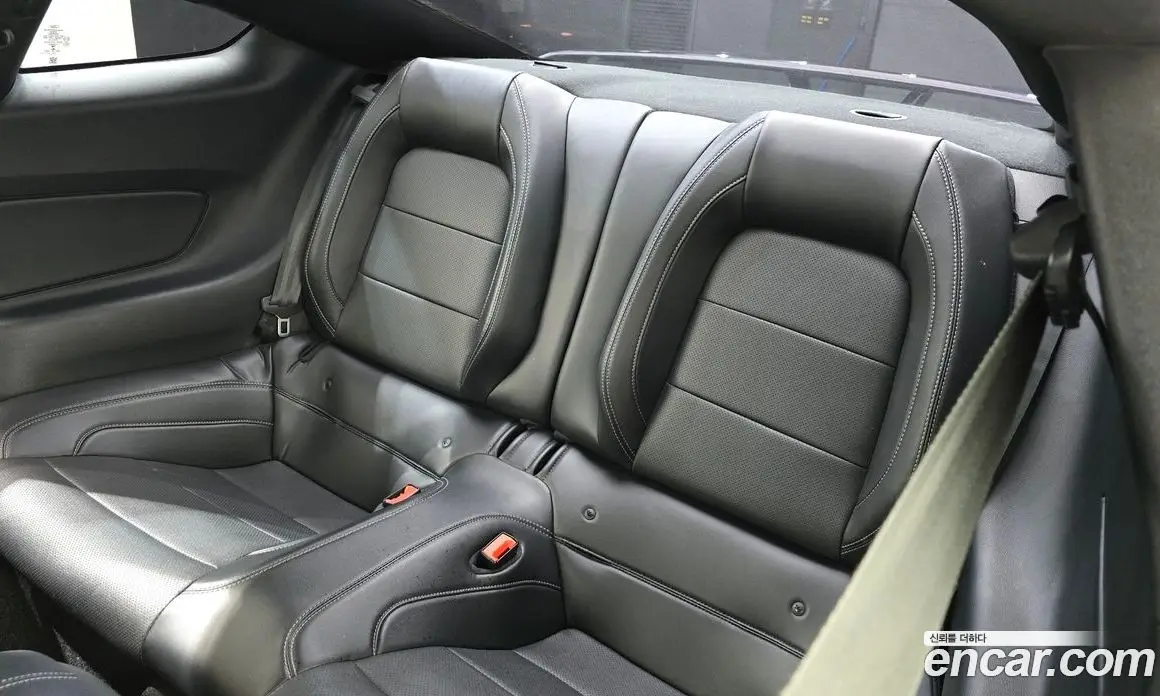 Ford Mustang 2019 2.3 автомат (гидро), фото 11