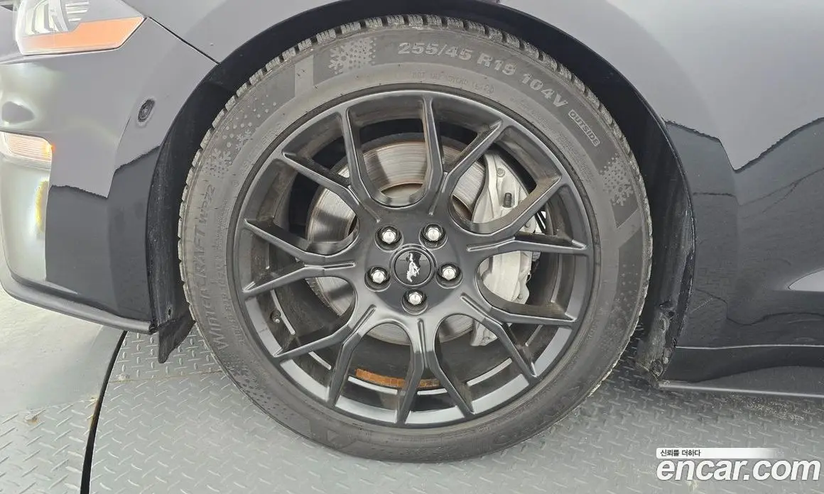 Ford Mustang 2019 2.3 автомат (гидро), фото 5