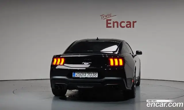 Ford Mustang 2024 2.3 автомат (гидро), миниатюра 4