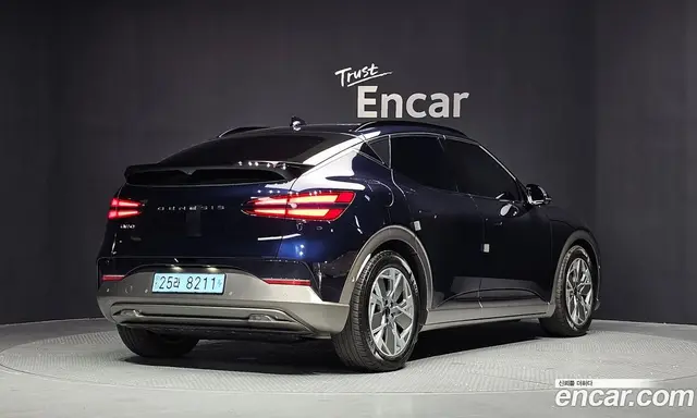 Genesis GV60 2023 0.1 автомат (гидро), миниатюра 2