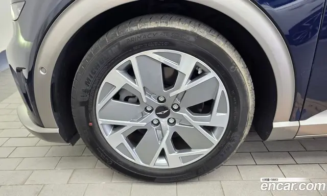 Genesis GV60 2023 0.1 автомат (гидро), миниатюра 5