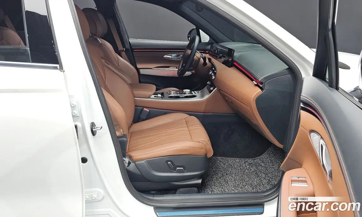 Genesis GV70 2024 2.5 автомат (гидро), фото 15