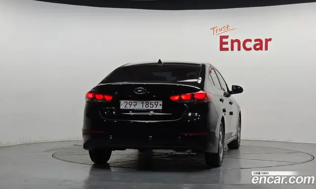 Hyundai Avante 2018 1.6 автомат (гидро), миниатюра 4 Hyundai Avante 2018 1.6 автомат (гидро), миниатюра 4