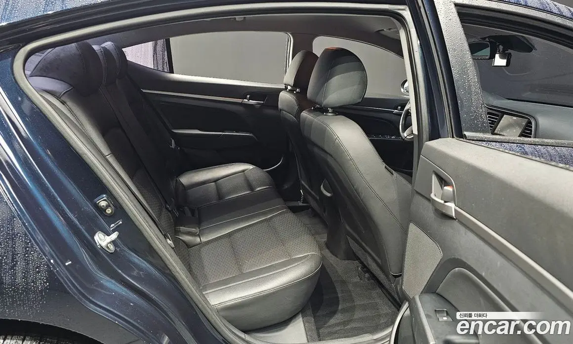 Hyundai Avante 2018 1.6 автомат (гидро), фото 11