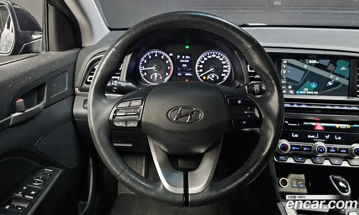Hyundai Avante 2018 1.6 автомат (гидро), фото 13