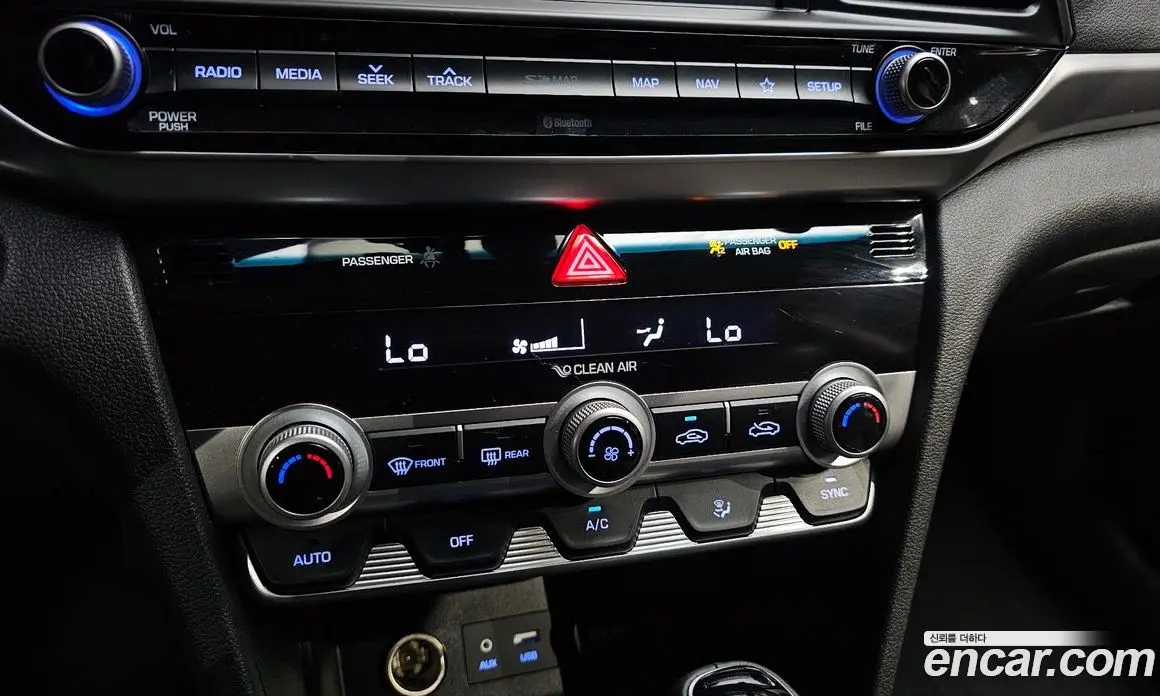 Hyundai Avante 2018 1.6 автомат (гидро), фото 17