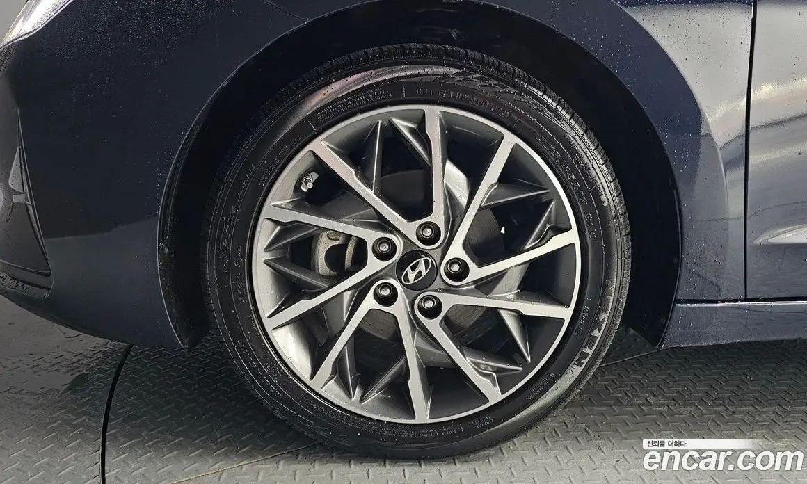 Hyundai Avante 2018 1.6 автомат (гидро), фото 5
