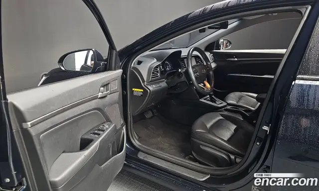Hyundai Avante 2018 1.6 автомат (гидро), миниатюра 10